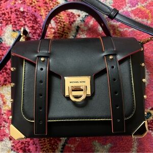 Michael Kors Manhattan purse